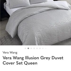 Vera Wang Illusion-Elegant Light Gray Textured Comforter Set - Neutral Bedding